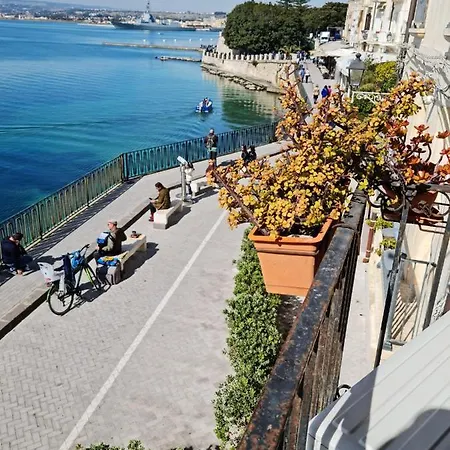 La Finestra Sul Mare Di Alfeo Apartment *